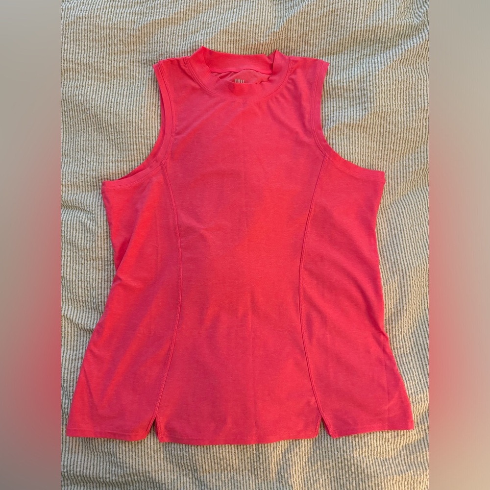 Tail fuchsia sleeveless tennis top